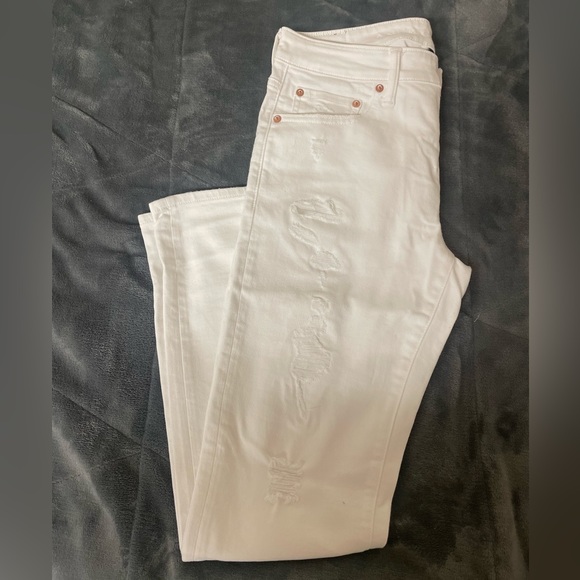 Ripped White American Eagle Skinny Jeans - Picture 4 of 4